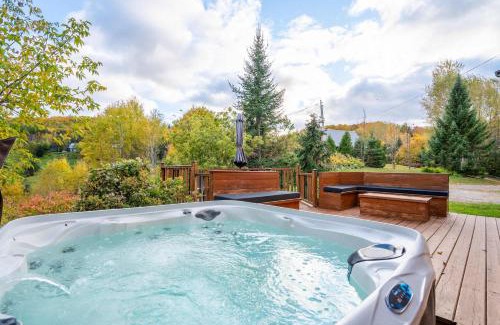 Sainte-Melanie House | Au Chic Chalet des Chutes Chic Cottage