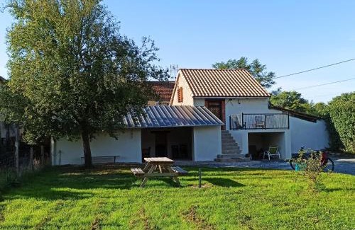 Saint-Julien-Gaulene House | Au pré de Camille