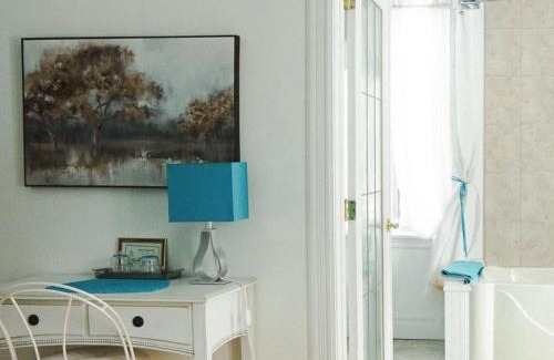 Saint-Adrien Hotel | Auberge Incroyable