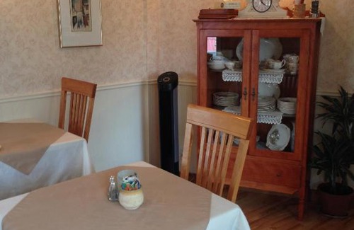 L'Anse-Saint-Jean Hotel | Auberge La Fjordelaise & la Rosalie