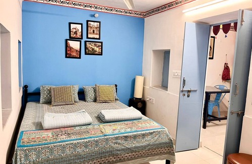 Gulab Sagar House | Aura B&B The Haveli Homestay