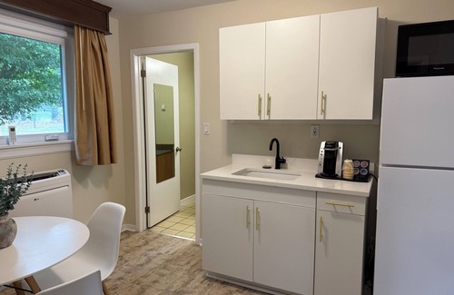 Kingston Hotel | Aurora Inn