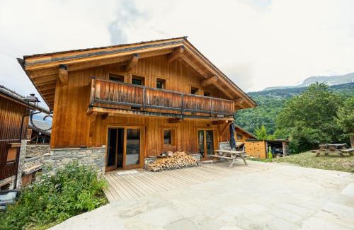 Chandon Ski Chalet | Authentic and Spacious Chalet in Méribel 5 Bedrooms