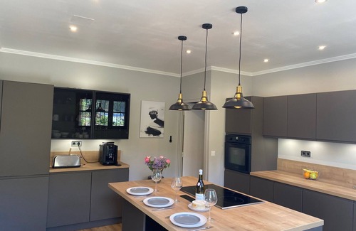 Beaune House | Authentic and superb property located in Beaune with swimming pool, tennis court, petanque area.