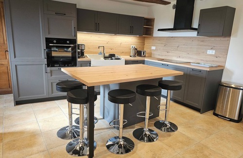 Montpeyroux House | Authentic Aubrac farmhouse with Jacuzzi. A change of scenery guaranteed!