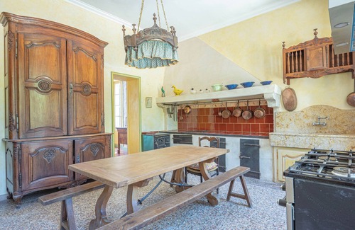 Le Pontet Villa | Authentic family home in the heart of Provence