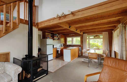 Moana Cabin | Authentic log cabin