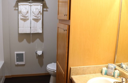 Airway Heights Apartment | Autumn Leaf Suites