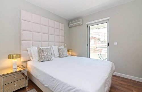 Sao Jose Apartment | Av. da Liberdade comfortable apt with balcony