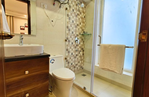 DLF Phase 5 Hotel | AVA Hotels and Corporate Stays Golf course