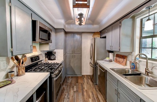 Shreveport Cabin | Avail this weekend, Lakefront Cabin, Kayaks, Fenced, Fire pit