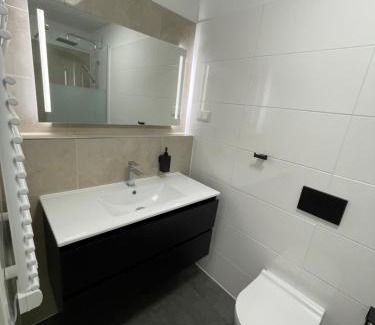 Strausberg House | Aviators Guest House - Premium Room