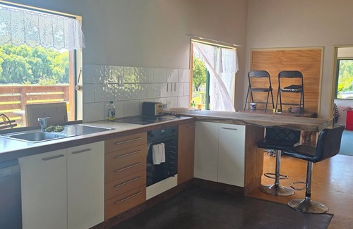 Tolaga Bay House | Awa on Factory Road