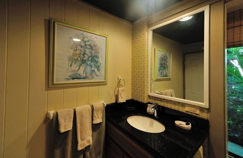 Lanikai Bed & Breakfast | Award Winner - Hawaii's Hidden Hideaway - Bed and Breakfast