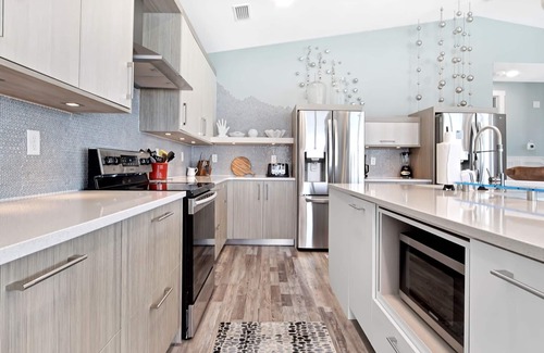 Crescent Beach House | "Awave From It All" Beachfront + Private Pool w/Beach Chairs & Umbrellas Included! Equipped with an Indoor Elevator!