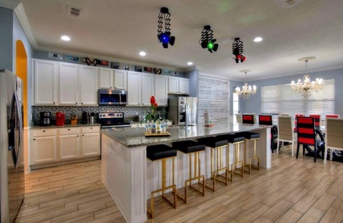 Loughman Villa | Awesome 14br Villa w/ bowling, games by Disney