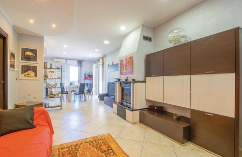 Municipio 1 Apartment | Awesome apartment in Bari with WiFi