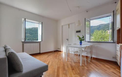 Poggio Favaro-San Bernardo Apartment | Awesome Apartment In Bogliasco With Wifi