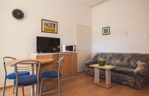 Suha Punta Apartment | Awesome apartment in Kampor with sauna