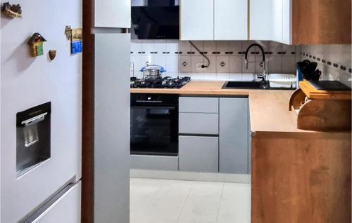 Unije Apartment | Awesome Apartment In Unije With Wifi