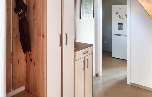 Unije Apartment | Awesome Apartment In Unije With Wifi