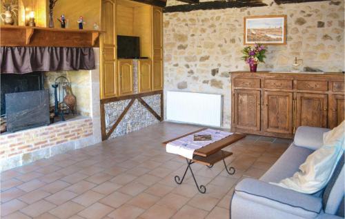 La Chapelle-Saint-Jean House | Awesome Home In La-Chapelle-Saint-Jean
