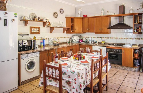 Almodovar del Rio House | Awesome home in Almodóvar del Río