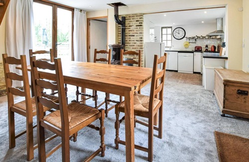 Vieux-Pont-en-Auge House | Awesome home in St Pierre en Auge