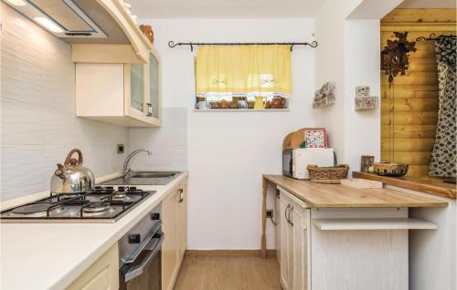 Delnice House | Awesome Home In Brod Na Kupi With Sauna