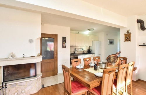 Dicmo House | Awesome home in Dicmo