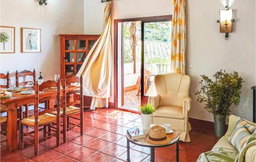 Estepa House | Awesome Home In Estepa With Kitchenette