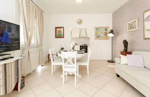 Kastel Sucurac House | Awesome home in Kastel Sucurac