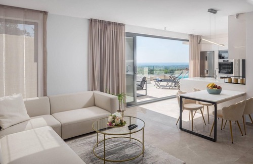 Brnobici House | Awesome home in Kastelir with sauna