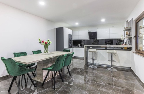 Semeljci House | Awesome home in Koritna with sauna