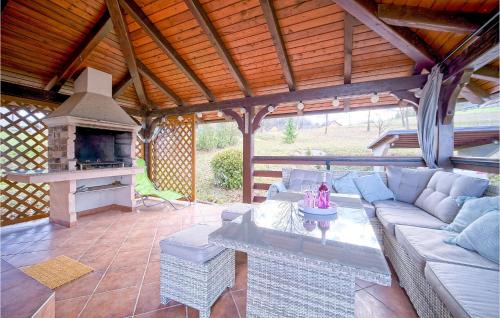 Brdovec House | Awesome Home In Kraj Donji With Wifi