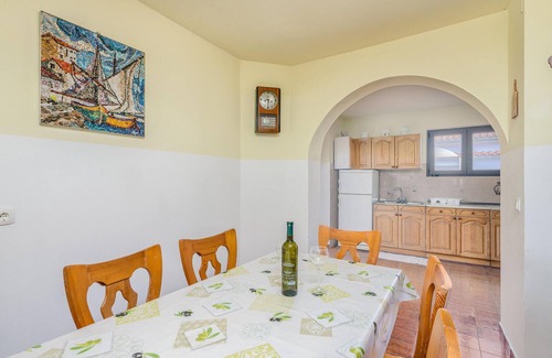 Gostinjac House | Awesome home in Malinska with WiFi