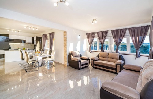 Rovanjska House | Awesome home in Modric