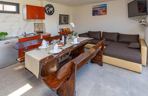 Nedescina House | Awesome home in Nedescina with WiFi