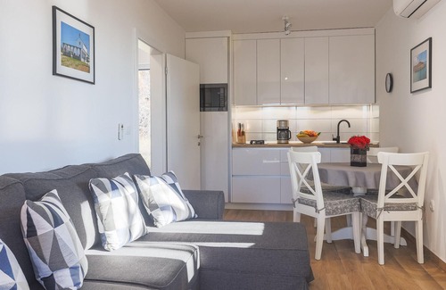 Fazana House | Awesome home in Peroj with WiFi