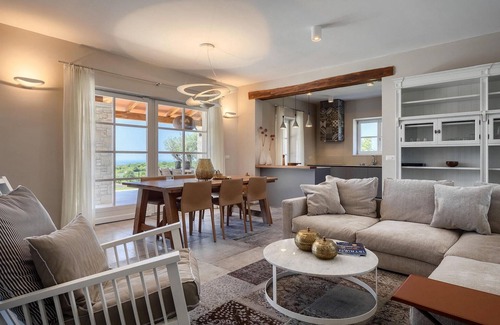 Strpacici House | Awesome home in Porec