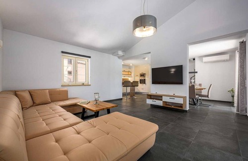 Jasenovica House | Awesome home in Porec