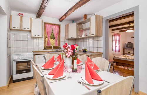 Ribnik House | Awesome home in Ribnik