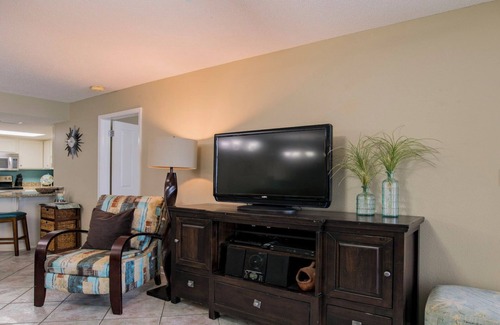 Orange Beach Condo | Awesome updated condo at Phoenix VI!