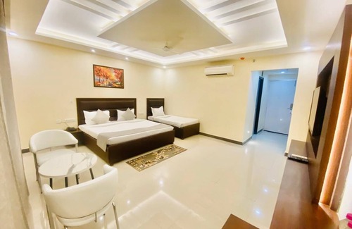 Lucknow Hotel | AYANSH KLYDE INN