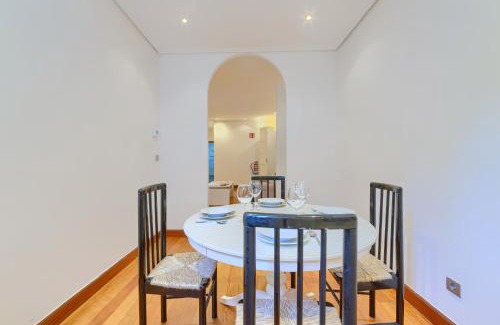 Castanos Apartment | Ayuntamiento Cerca del Casco Viejo & Parking