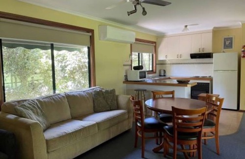 Bombowlee Cottage | Azalea Cottage - Tumut River