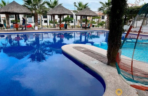 Cerritos Apartment | Azul Marino