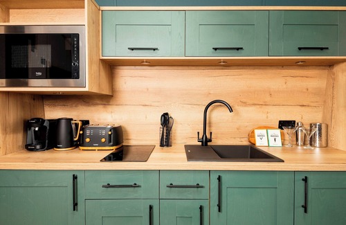 Great Billing Cabin | Azure Horizons - Retreat Hot Tub Glamping Pod 05