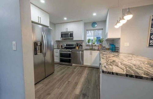 Boulevard Heights House | Azure Palms 4BR 2BA W/Pool