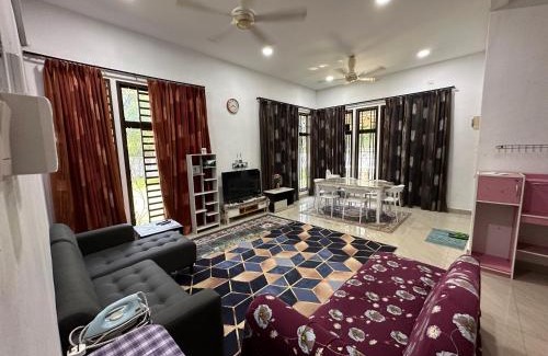 Peramu Permai Apartment | Azzahra Homestay Pekan with 3 Bedrooms fully airconditioner